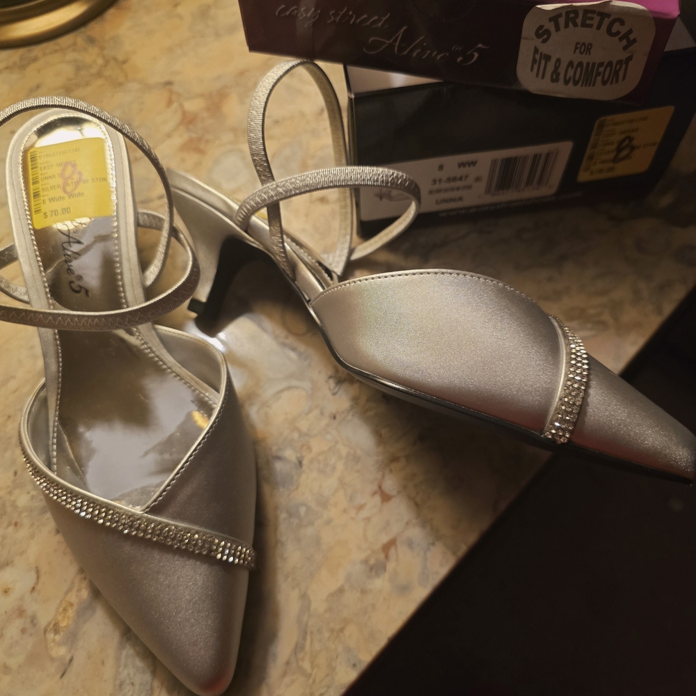 Easy Street Silver Heels Elegant Comfort